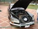 Un DS en estado impecable. Fue uno de los autos que trajo el General De Gaulle para regalar a Stroessner en su momento... Una joya de la automotriz francesa... Hasta los faros se mueven en direcci�n a donde gira el volante... 